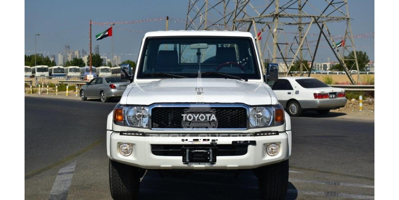 Toyota Land Cruiser Pickup DLX V6 4.0L Petrol 4WD Manual Transmission — Euro 4