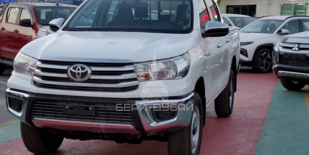 Toyota Hilux double cabin 2.4 Diesel ,,,4X4,,, white color 2022 only Export