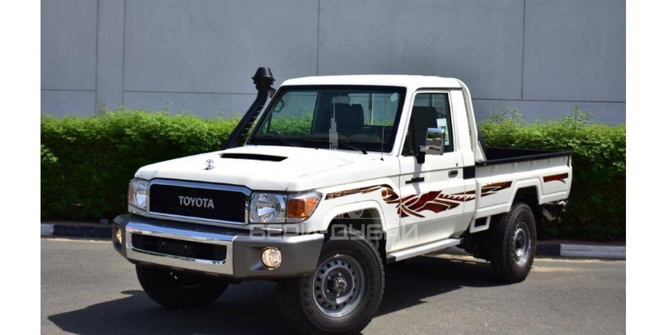 Toyota Land Cruiser Pickup 79 Single Cab  DLX V8 4.5L Diesel 4wd Manual Transmission