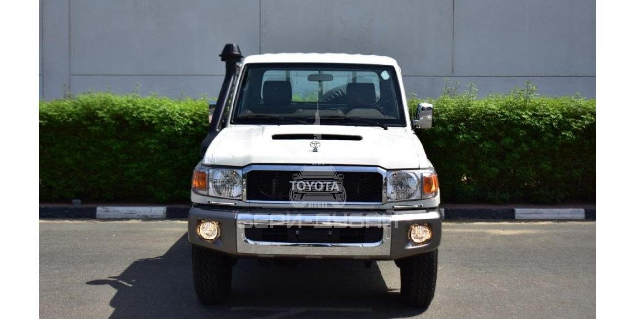 Toyota Land Cruiser Pickup 79 SC PUP DLX V8 4.5L Diesel 4WD MT