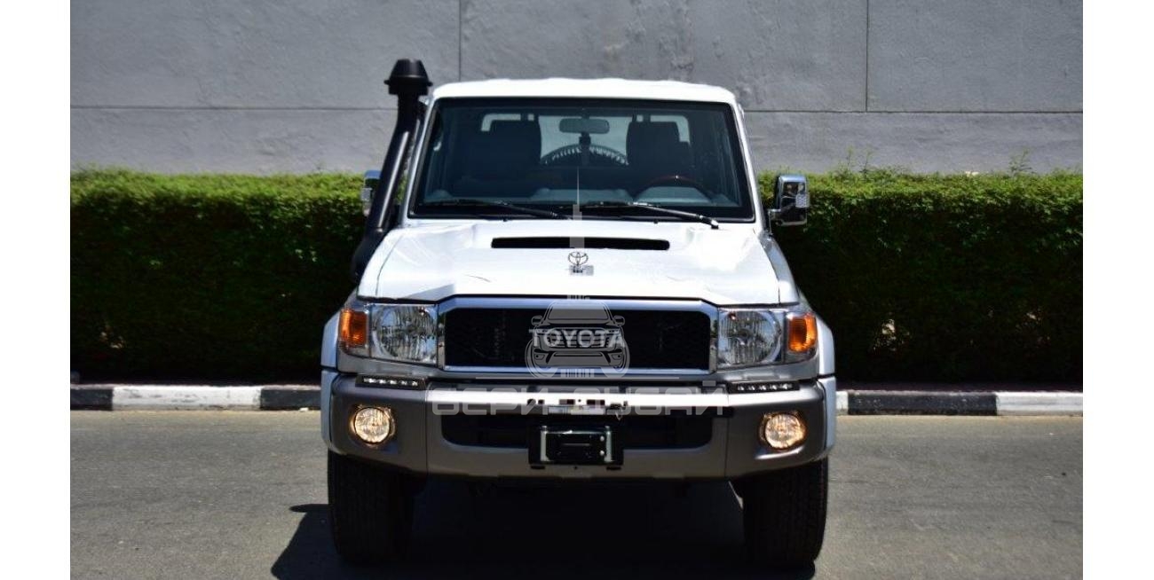 Toyota Land Cruiser Pickup Double Cab Limited V8 4.5L Diesel 4WD Manual Transmission