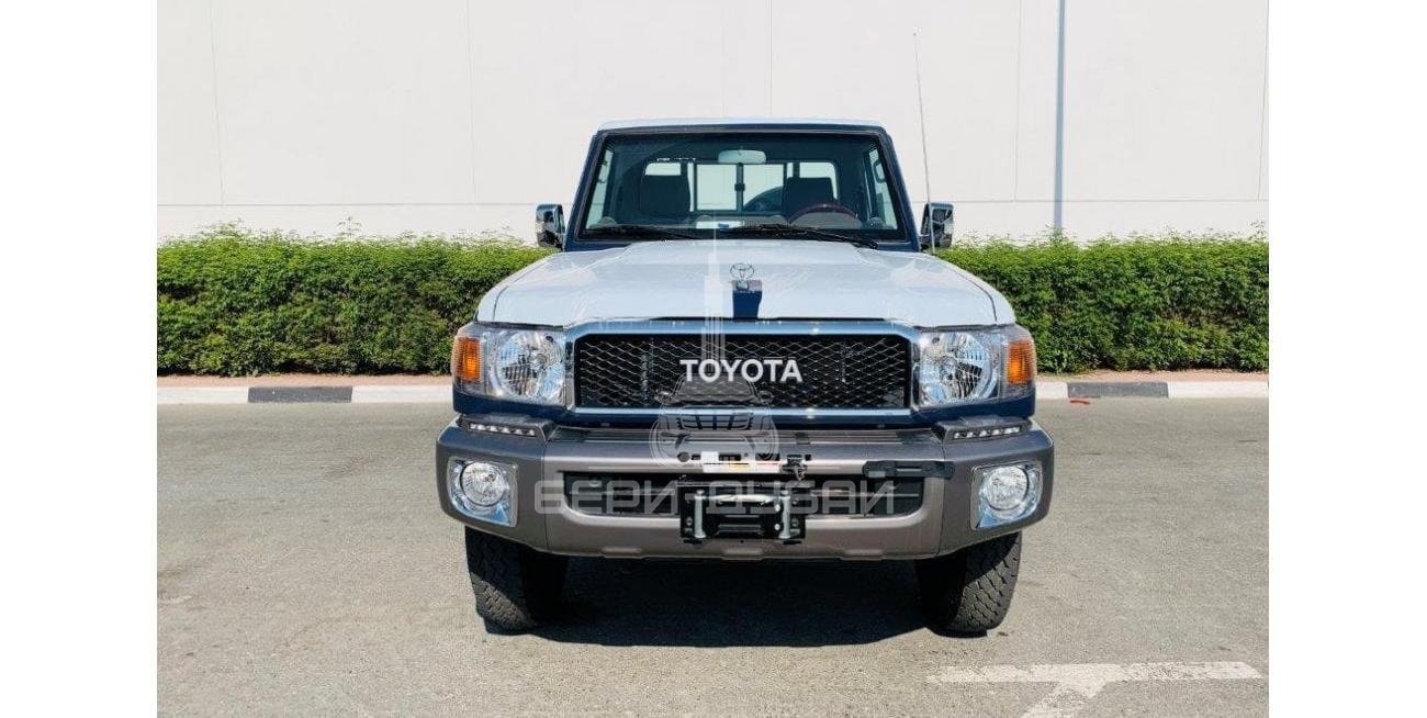 Toyota Land Cruiser Pickup V6 4.0L Petrol 4X4 Manual Transmission — Euro 4