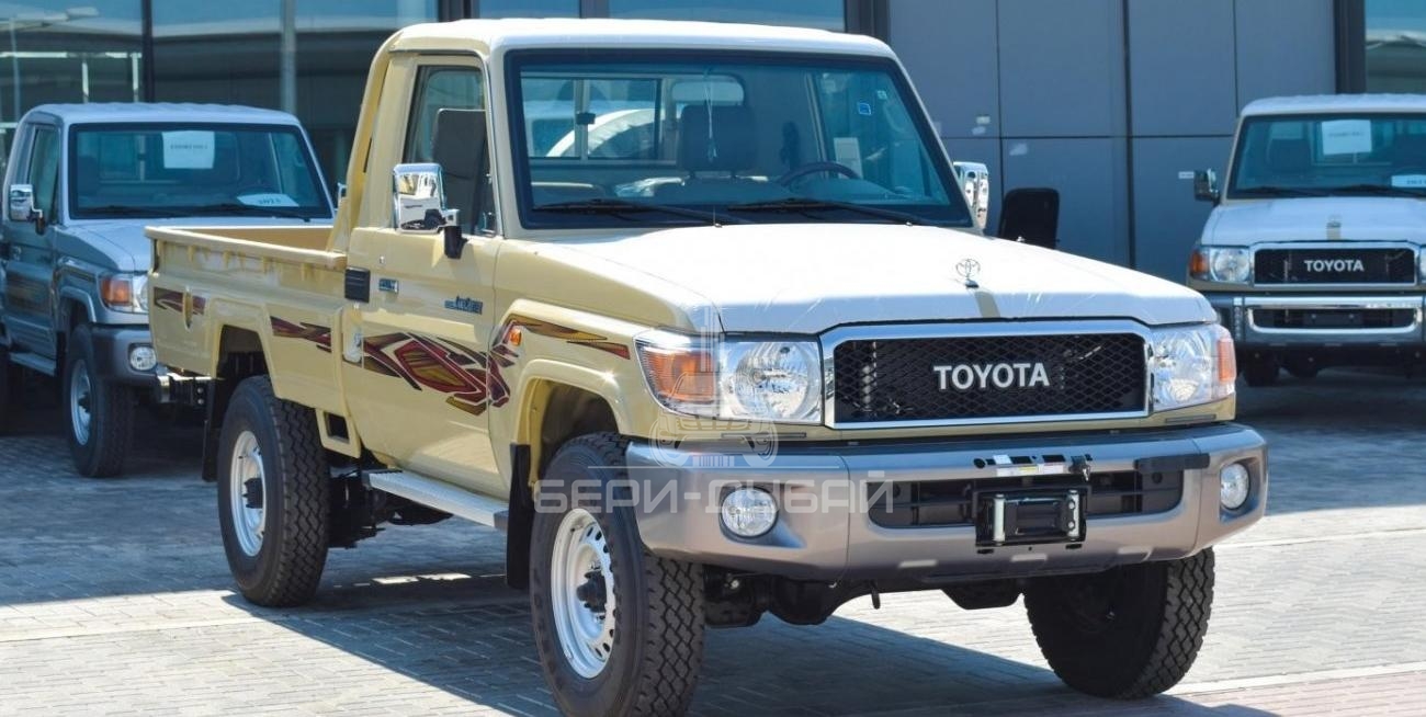 Toyota Land Cruiser Pickup LX 4.0Ltr V6 4WD Single Cab-Winch-Diffrential Lock-Wooden interior-Power window-power mirror