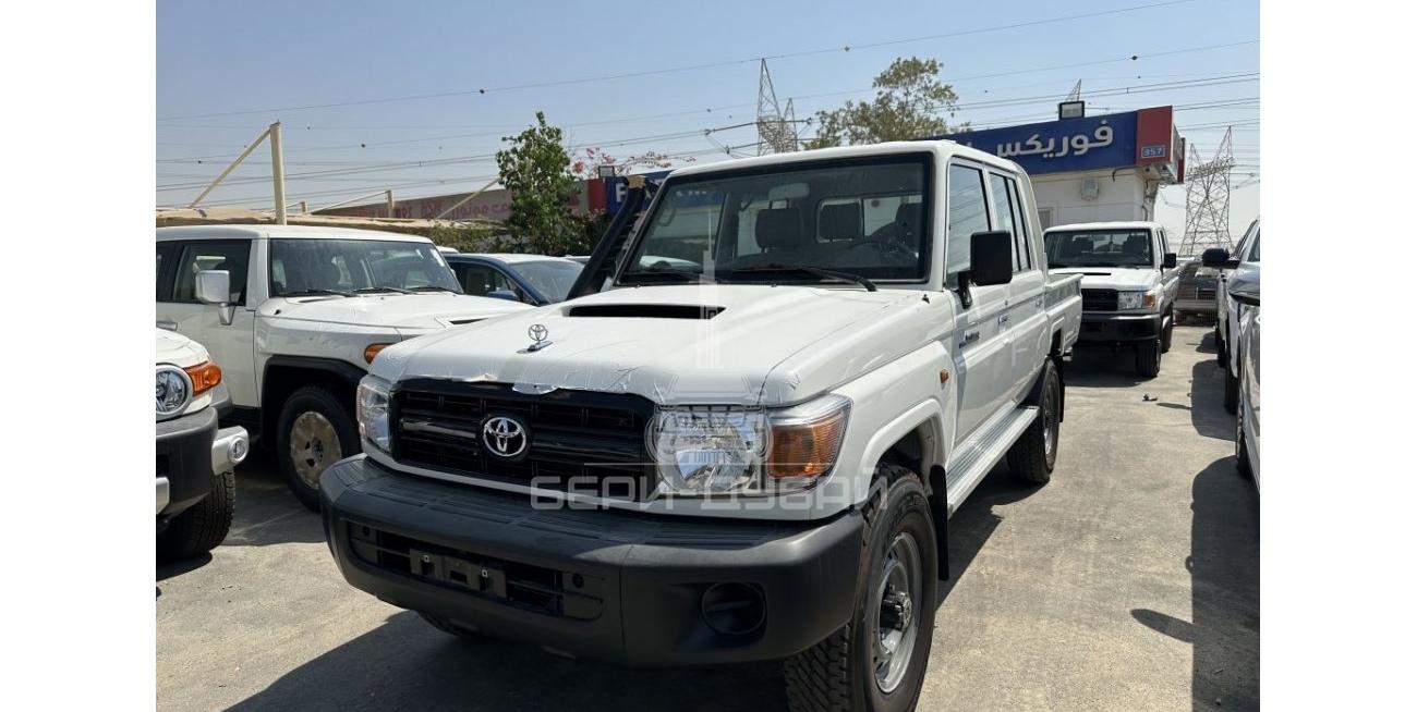 Toyota Land Cruiser Pickup 79 Doublecab  V8 4.5L Turbo Diesel 6 Seat 4WD MT